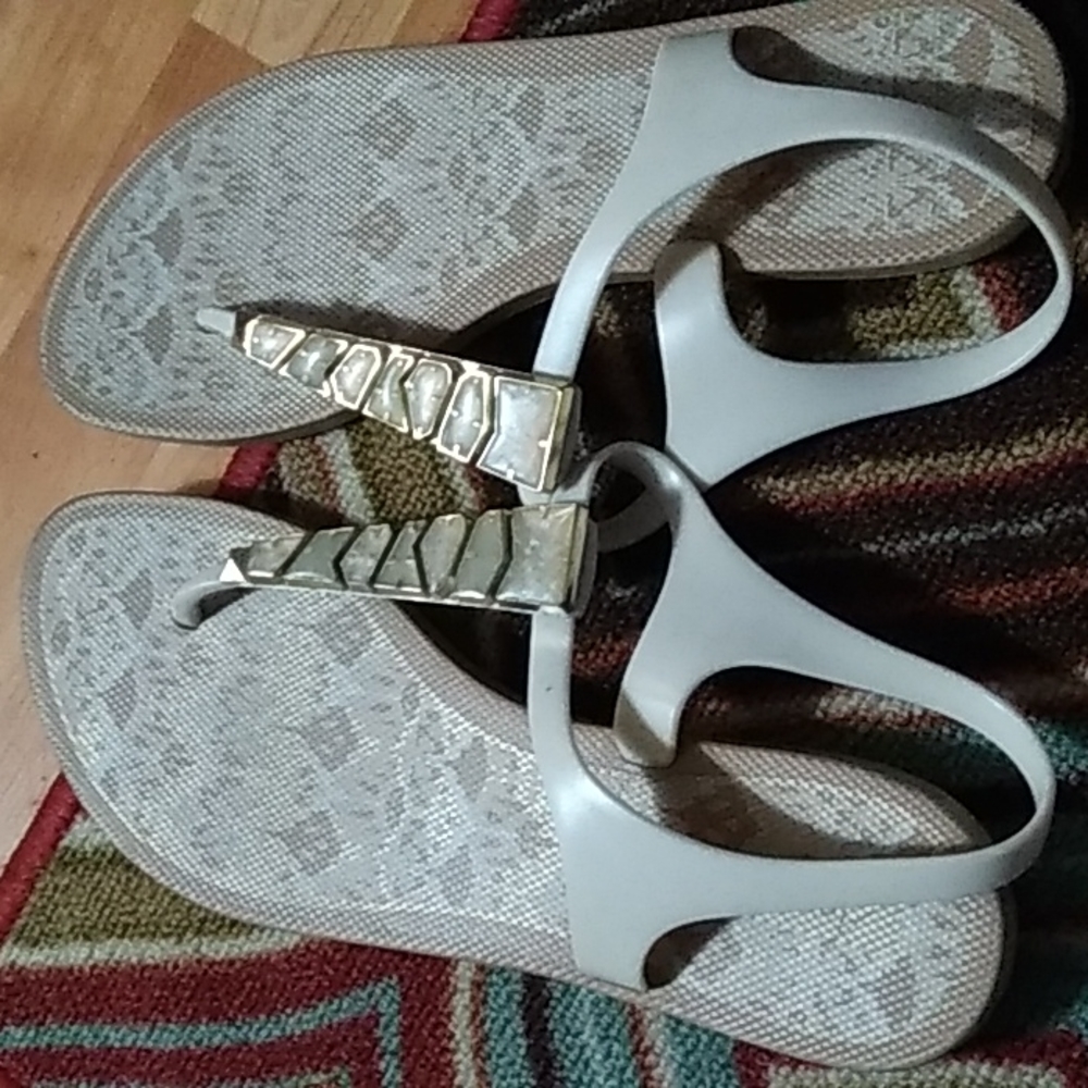 Brazilian flip flops.